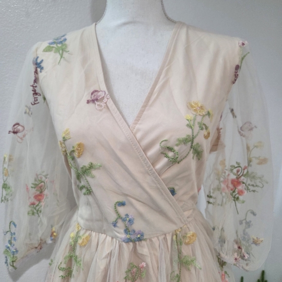 Women's Floral Embroidered Tulle Cream Dress - Picture 4 of 7